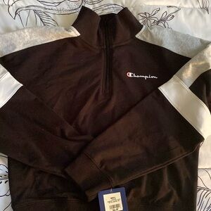 Women’s Champion 1/4 zip black pull over in black